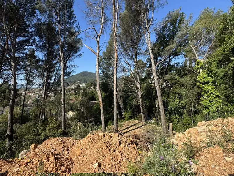 Maison neuve, 100 m² - Cuers (83390)