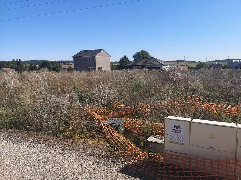 Terrain à bâtir, 453 m² - Ugny (54870)