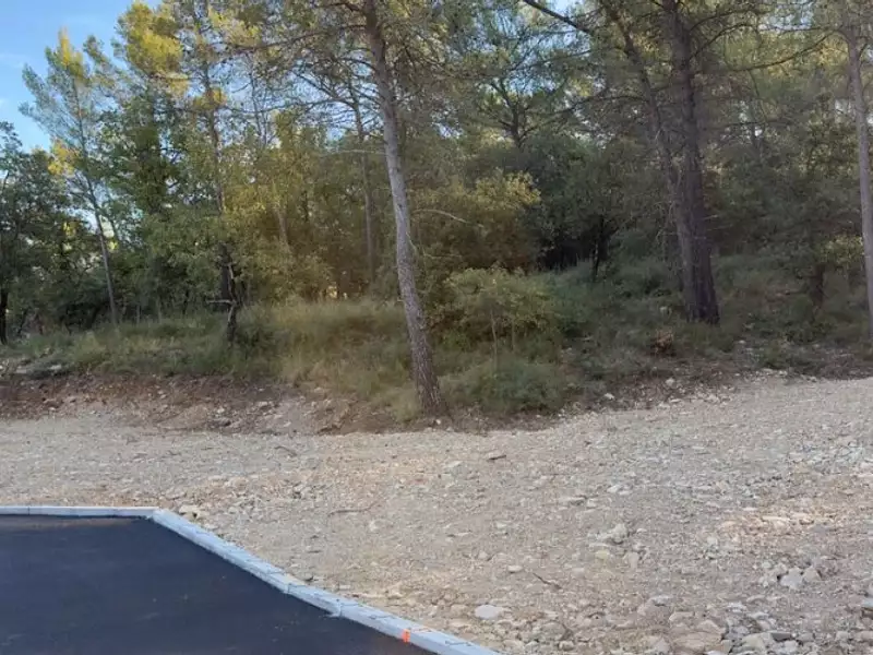 Terrain à bâtir, 964 m² - Rocbaron (83136)