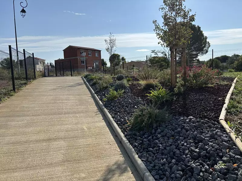 Terrain à bâtir, 405 m² - Popian (34230)