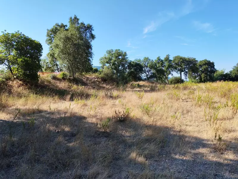 Terrain à bâtir, 1 516 m² - Les adrets-de-l'estérel (83600)