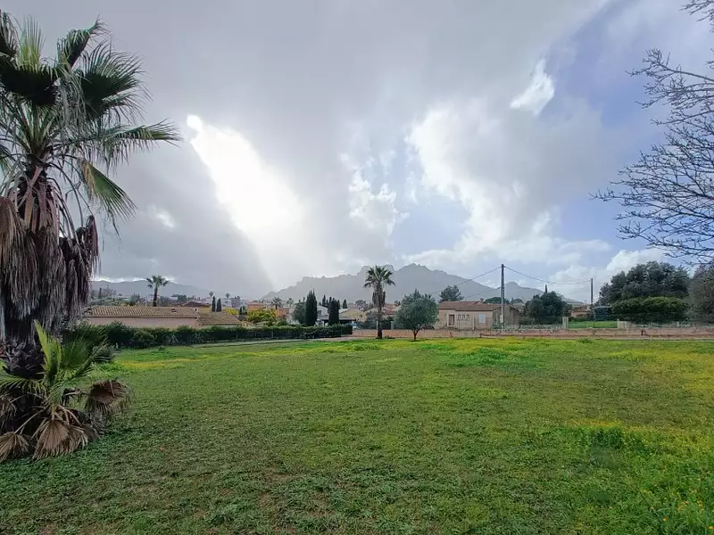 Terrain à bâtir, 692 m² - Roquebrune-sur-Argens (83520)