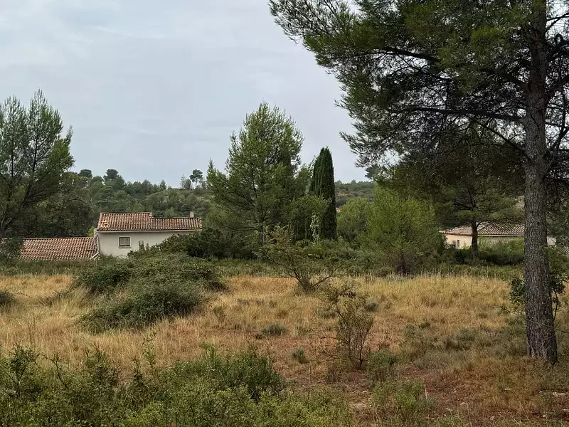 Terrain à bâtir, 705 m² - Guzargues (34820)