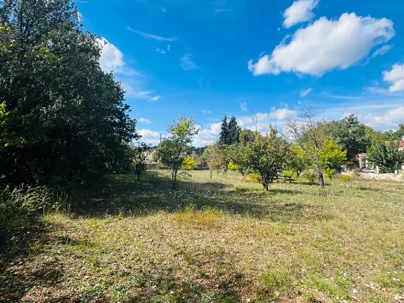 Terrain à bâtir, 1 100 m² - Camps-la-Source (83170)