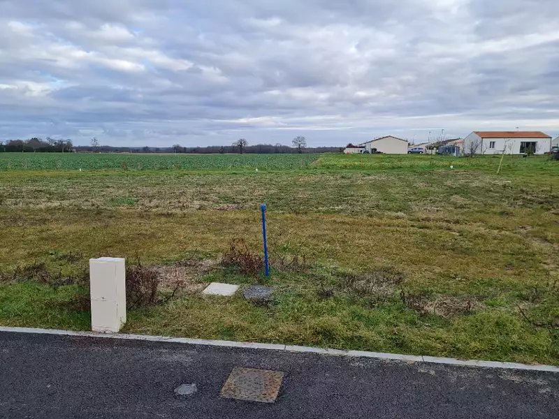 Terrain à bâtir, 260 m² - Corme-Royal (17600)