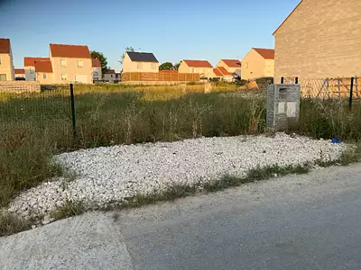 Terrain à bâtir, 323 m²