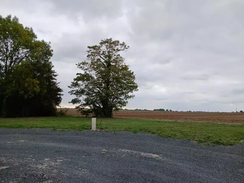 Terrain à bâtir, 570 m² - Emiéville (14630)
