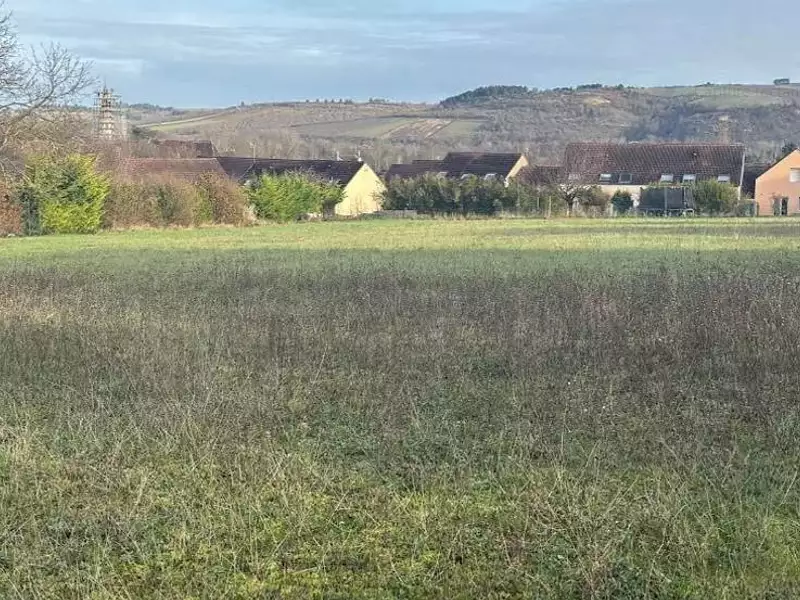 Terrain à bâtir, 704 m² - Escolives-Sainte-Camille (89290)
