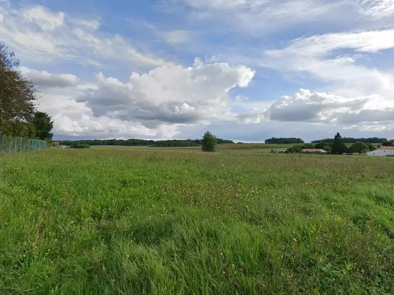 Terrain à bâtir, 1 400 m² - Juicq (17770)