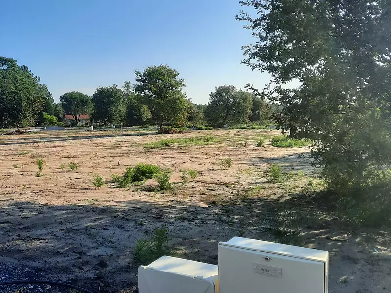 Terrain à bâtir, 700 m² - Laluque (40465)