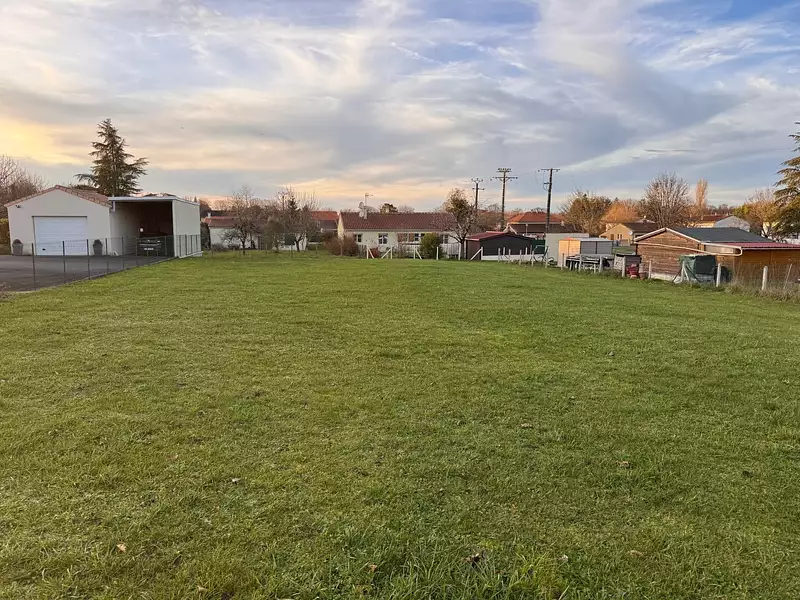 Terrain à bâtir, 988 m² - Verteillac (24320)