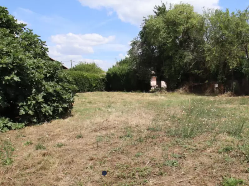 Terrain à bâtir, 440 m² - Prignac-et-Marcamps (33710)