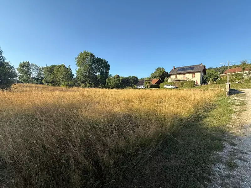 Terrain à bâtir, 1 200 m² - Saint-Genix-les-Villages (73240)