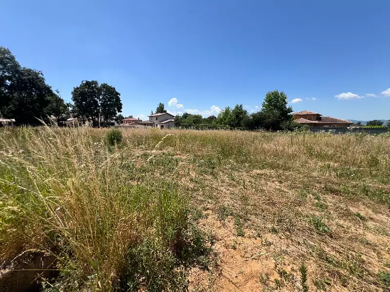 Terrain à bâtir, 753 m² - Bey (01290)