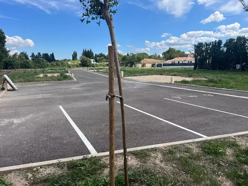 Terrain à bâtir, 400 m² - Sénas (13560)