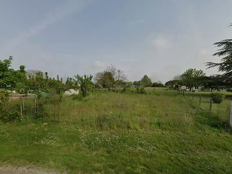 Terrain à bâtir, 2 353 m² - Bords (17430)