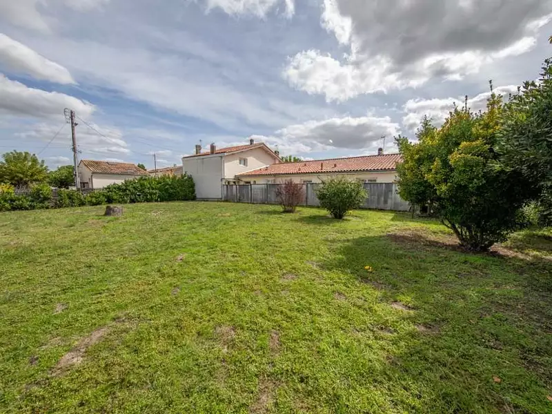 Terrain à bâtir, 420 m² - Saint-Médard-en-Jalles (33160)