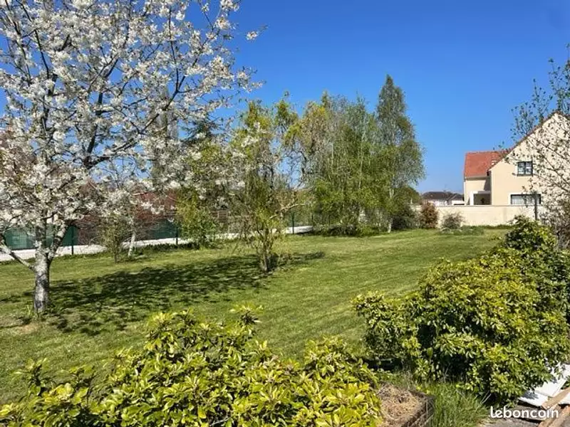 Terrain à bâtir, 610 m² - Melun (77000)