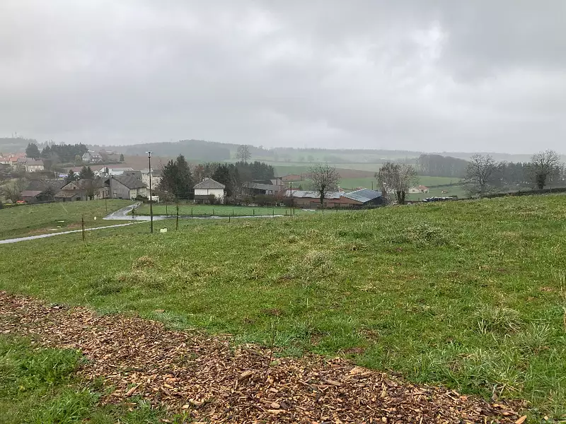 Terrain à bâtir, 555 m² - Lafeuillade-en-Vézie (15130)