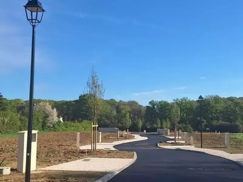 Terrain à bâtir, 403 m² - Pecqueuse (91470)