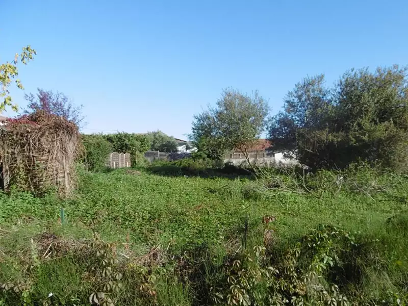Terrain à bâtir, 841 m² - Le Pian-sur-Garonne (33490)