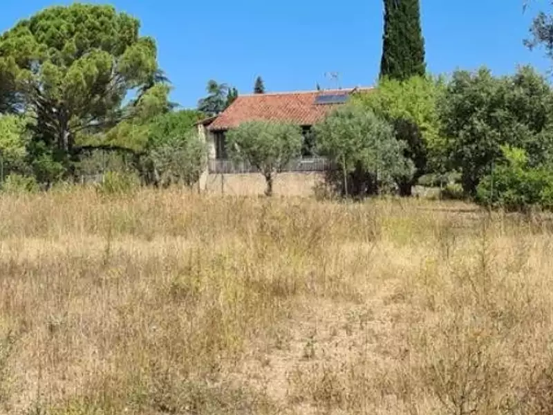 Terrain à bâtir, 650 m² - Pertuis (84120)