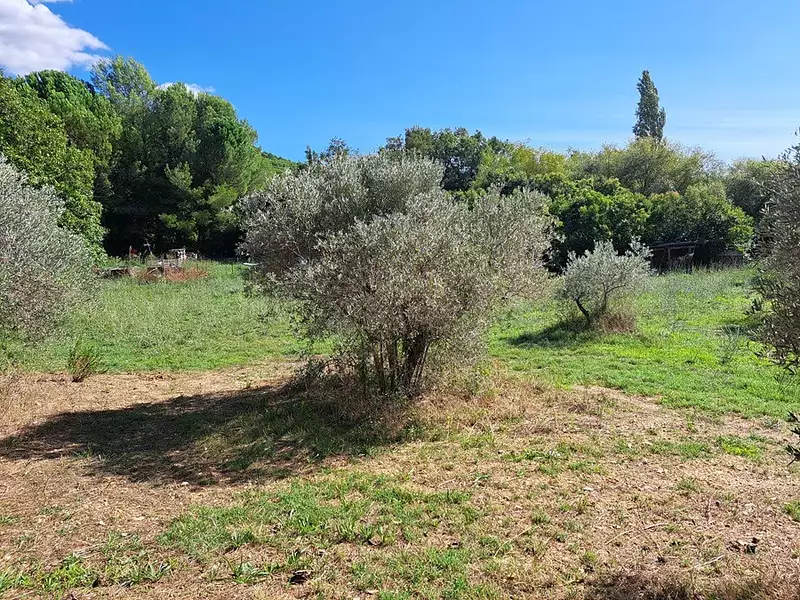 Terrain à bâtir, 1 050 m² - Ventabren (13122)