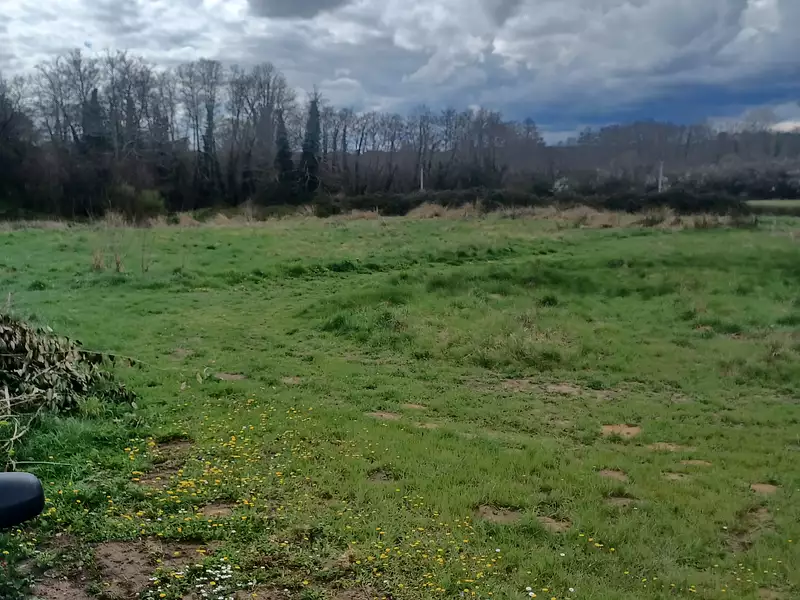 Terrain à bâtir, 608 m² - Saint-Quentin-de-Baron (33750)