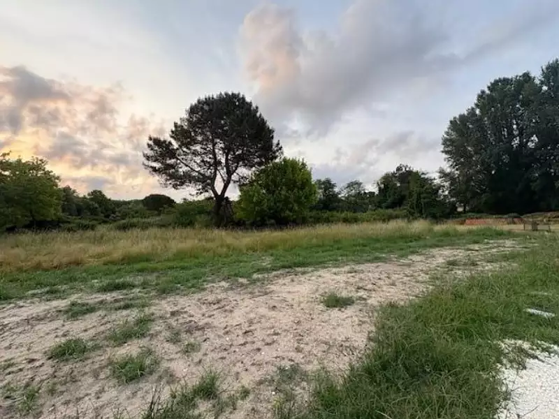 Terrain à bâtir, 600 m² - Gradignan (33170)