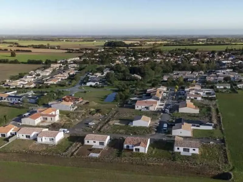 Terrain à bâtir, 365 m² - Courçon (17170)