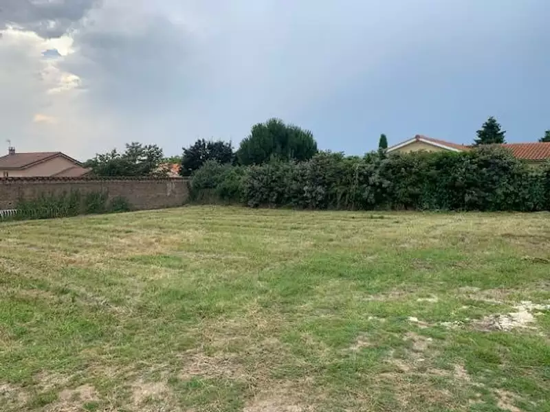 Terrain à bâtir, 376 m² - Cuzieu (42330)