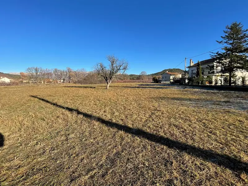 Terrain à bâtir, 339 m² - Laragne-Montéglin (05300)