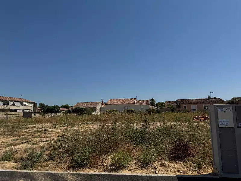 Terrain à bâtir, 642 m² - Le Cailar (30740)