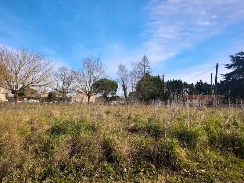 Terrain à bâtir, 700 m² - Gaillac (81600)
