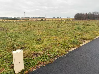 Terrain à bâtir, 592 m²