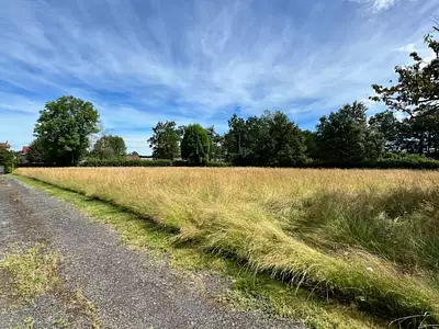 Terrain à bâtir, 1 100 m²