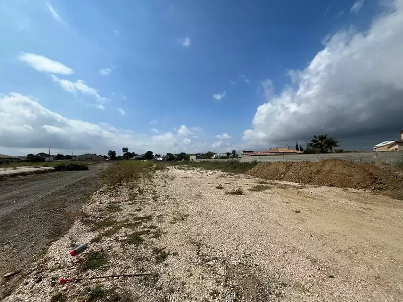 Terrain à bâtir, 323 m² - Pia (66380)