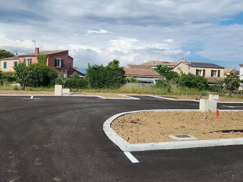 Terrain à bâtir, 300 m² - La Crau (83260)