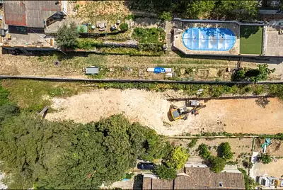 Terrain à bâtir, 1 300 m²