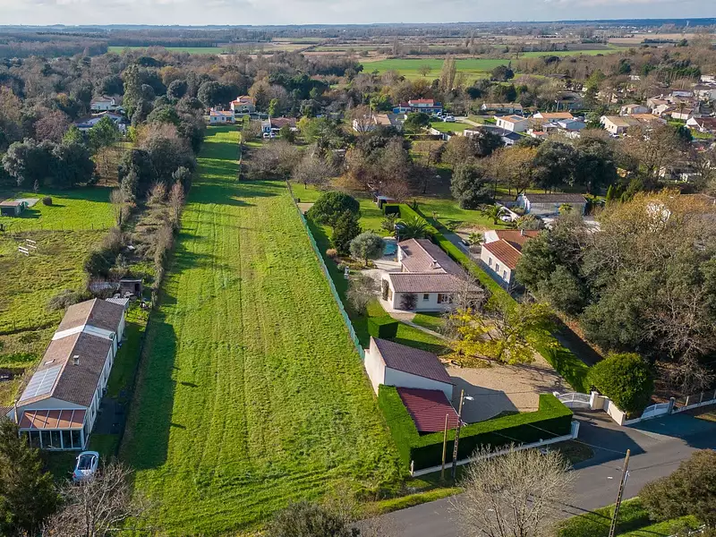 Terrain à bâtir, 1 650 m² - Saint-Romain-de-Benet (17600)