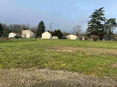 Terrain à bâtir, 883 m²