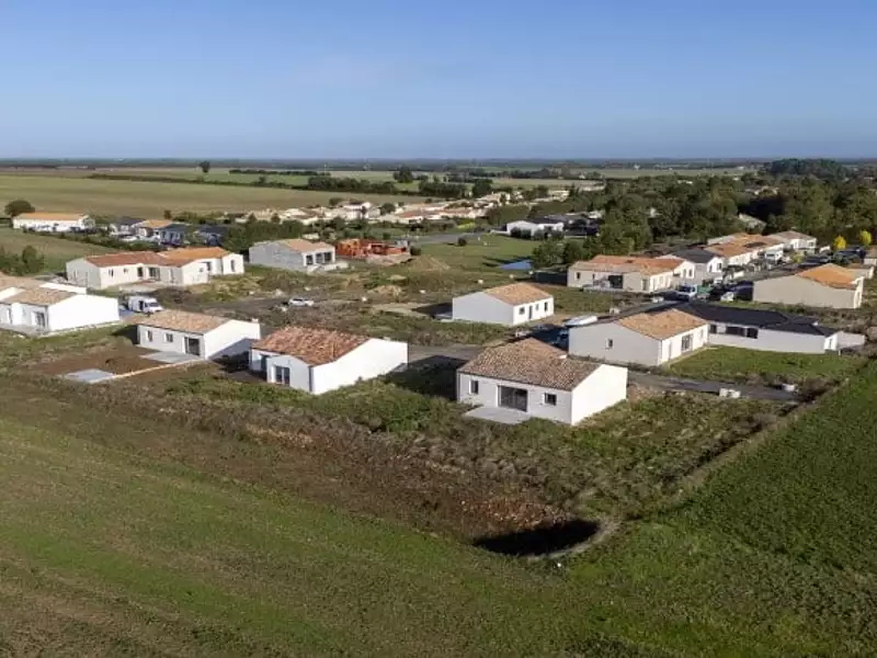 Terrain à bâtir, 367 m² - Courçon (17170)