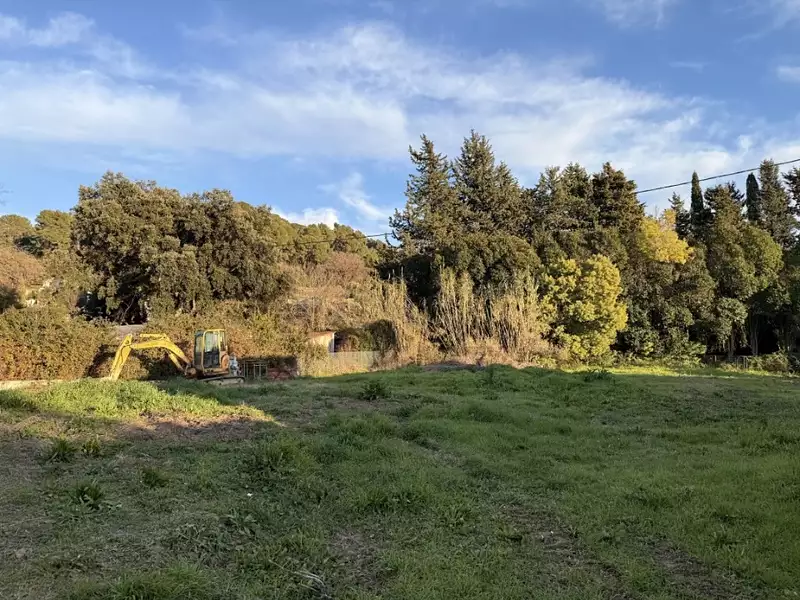 Terrain à bâtir, 476 m² - La Roquette-sur-Siagne (06550)