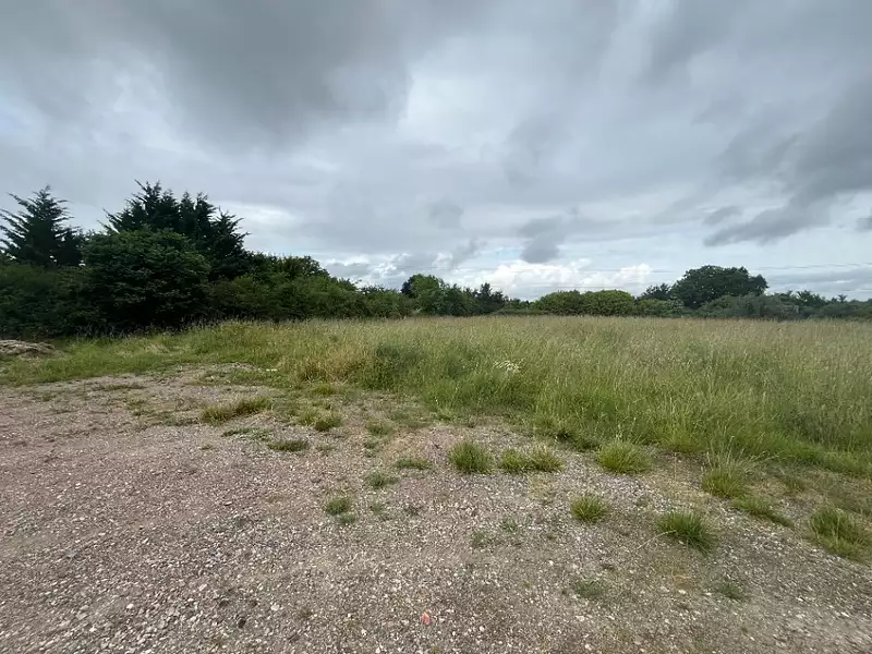 Terrain à bâtir, 569 m² - Pernay (37230)