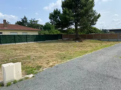 Terrain à bâtir, 655 m²