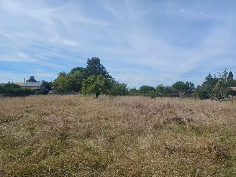 Terrain à bâtir, 1 110 m² - Poitiers (86000)