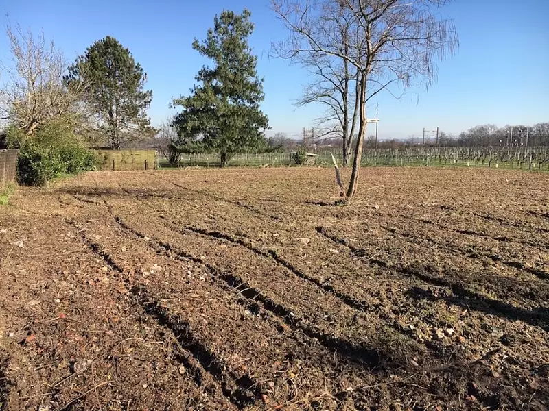 Terrain à bâtir, 410 m² - Castres-Gironde (33640)
