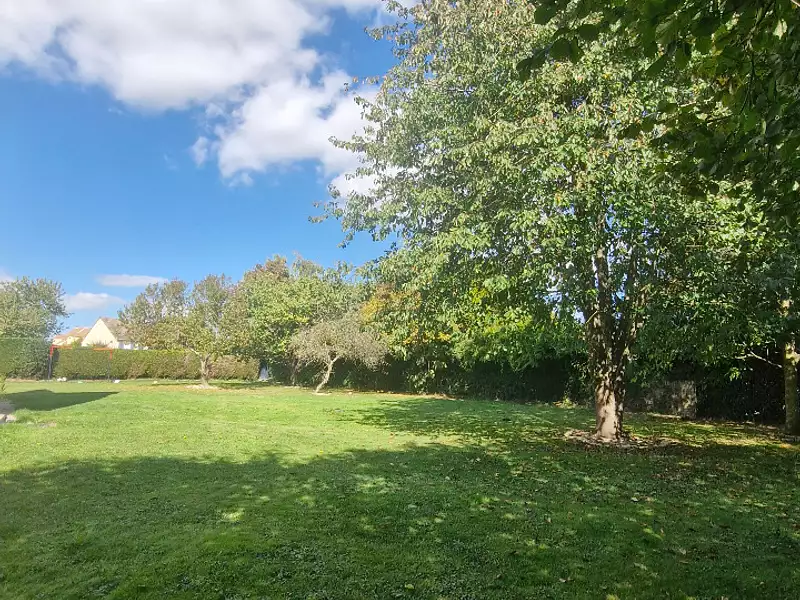 Terrain à bâtir, 1 000 m² - Mézières-en-Vexin (27510)