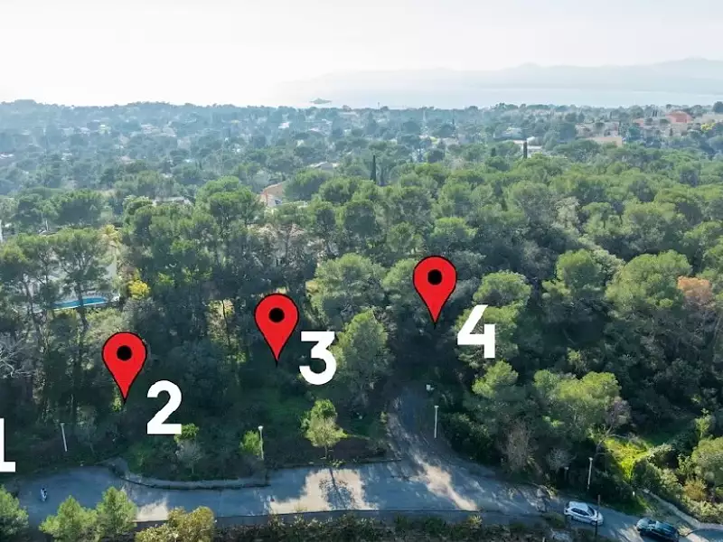 Terrain à bâtir, 805 m² - Saint-Raphaël (83700)