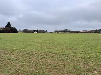 Terrain à bâtir, 1 500 m²